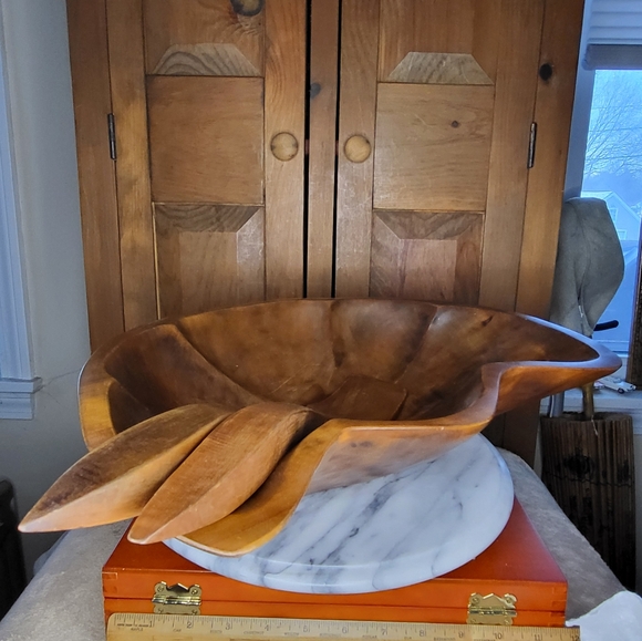 Elegant Wooden Bowl Set - Picture 3 of 17